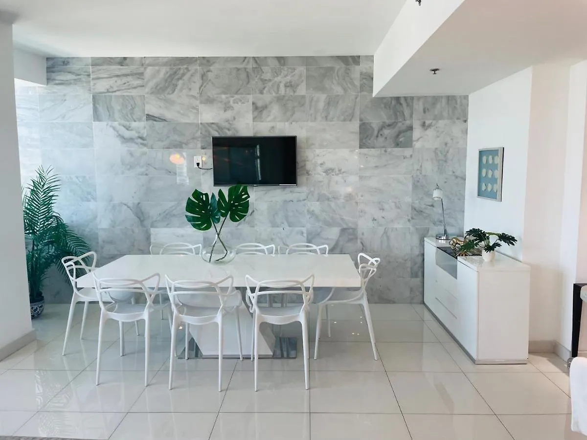 아파트 3 Bedroom In The Heart Of Brickell Sleeps 8 마이애미