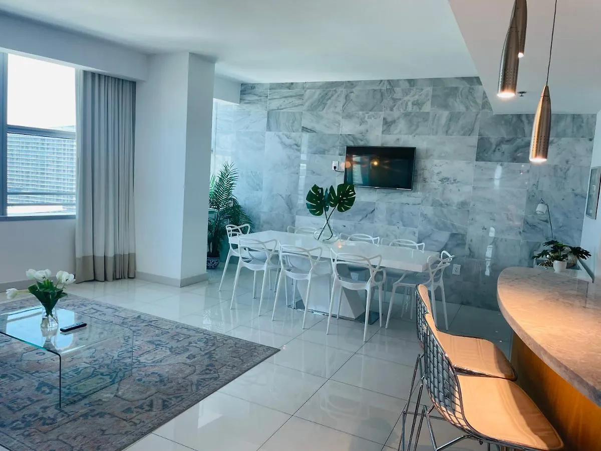 3 Bedroom In The Heart Of Brickell Sleeps 8 아파트