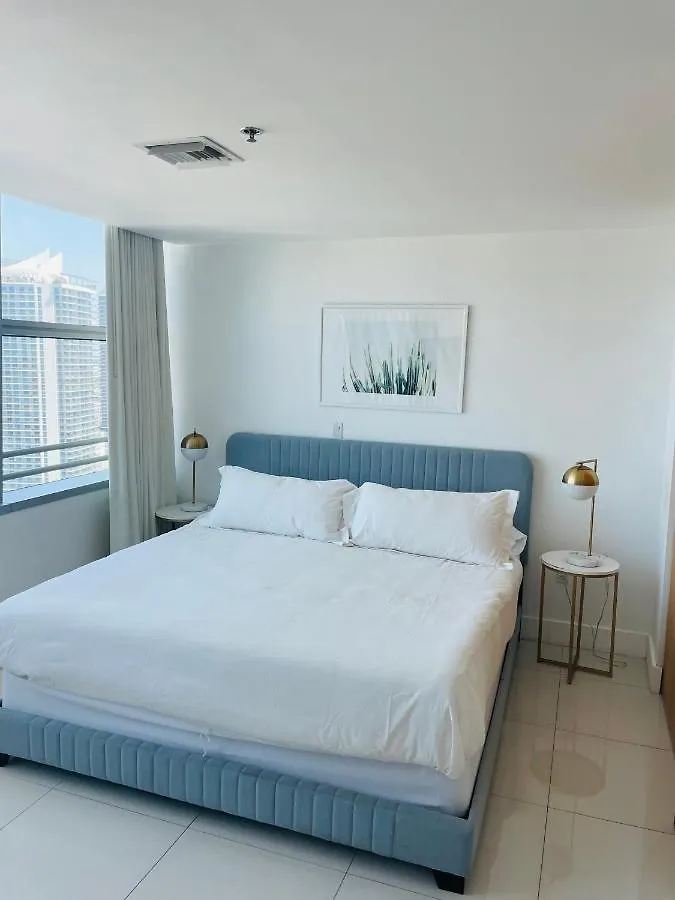 아파트 3 Bedroom In The Heart Of Brickell Sleeps 8 *