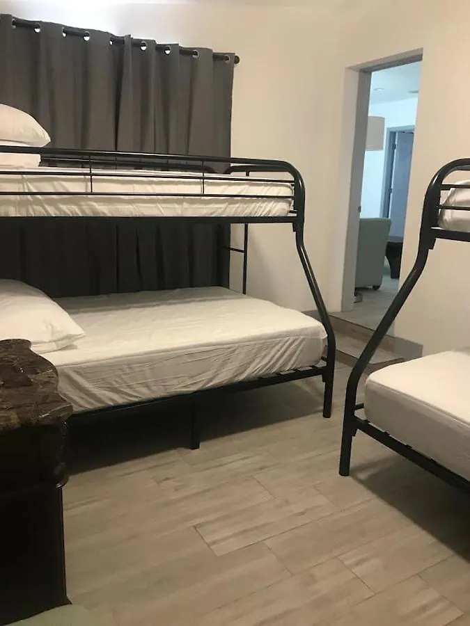 Bekahouse With Parking, Backyard And Laundry Séjour chez l'habitant