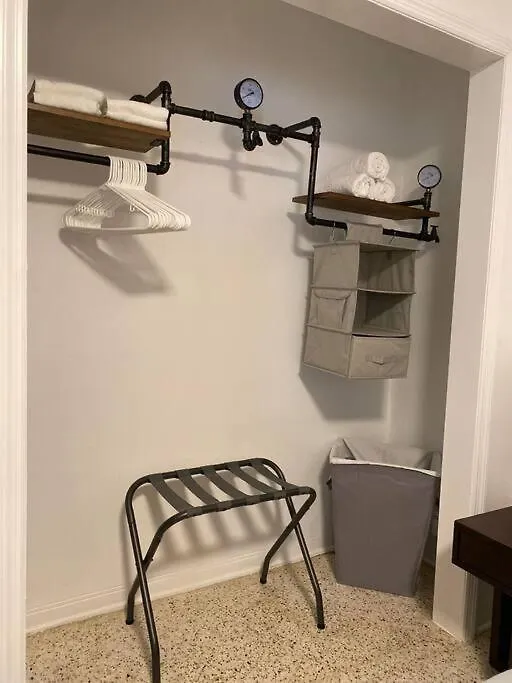 公寓 Stayover In 2br - 1bth - Free Parking *