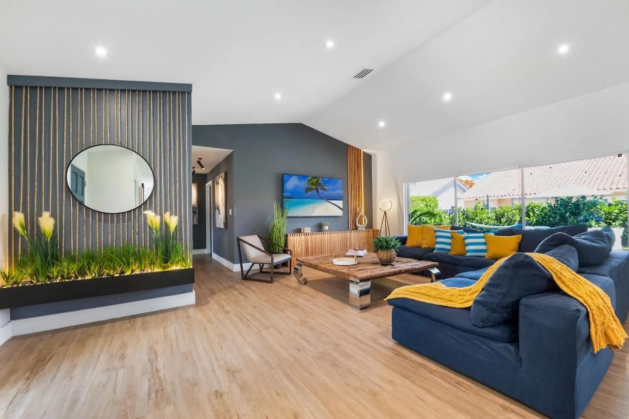 Breezy Oasis With Pooltable, Heated Pool, Golf & Gazeebo L29 * Miami