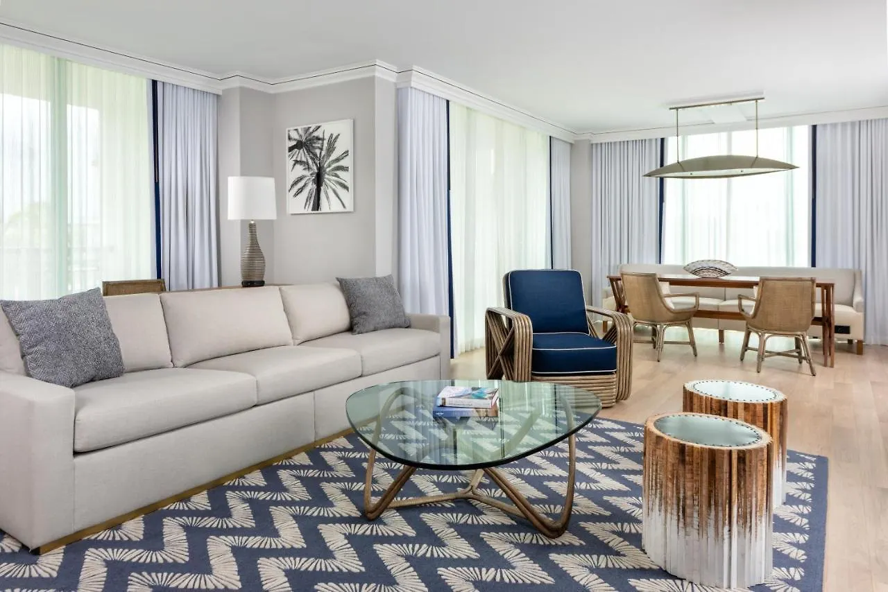The Ritz-carlton Coconut Grove, מלון 5*