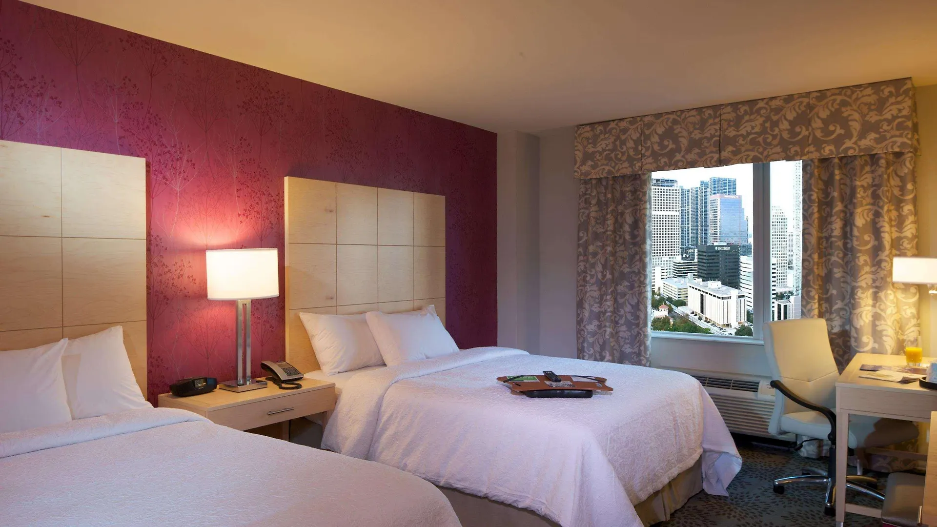 Hampton & By Hilton Downtown/brickell 3*