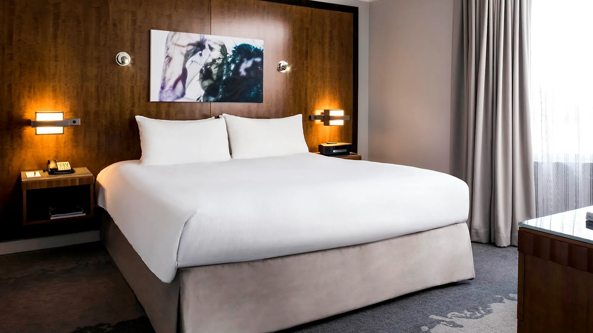 Hotel Pullman Airport 4*