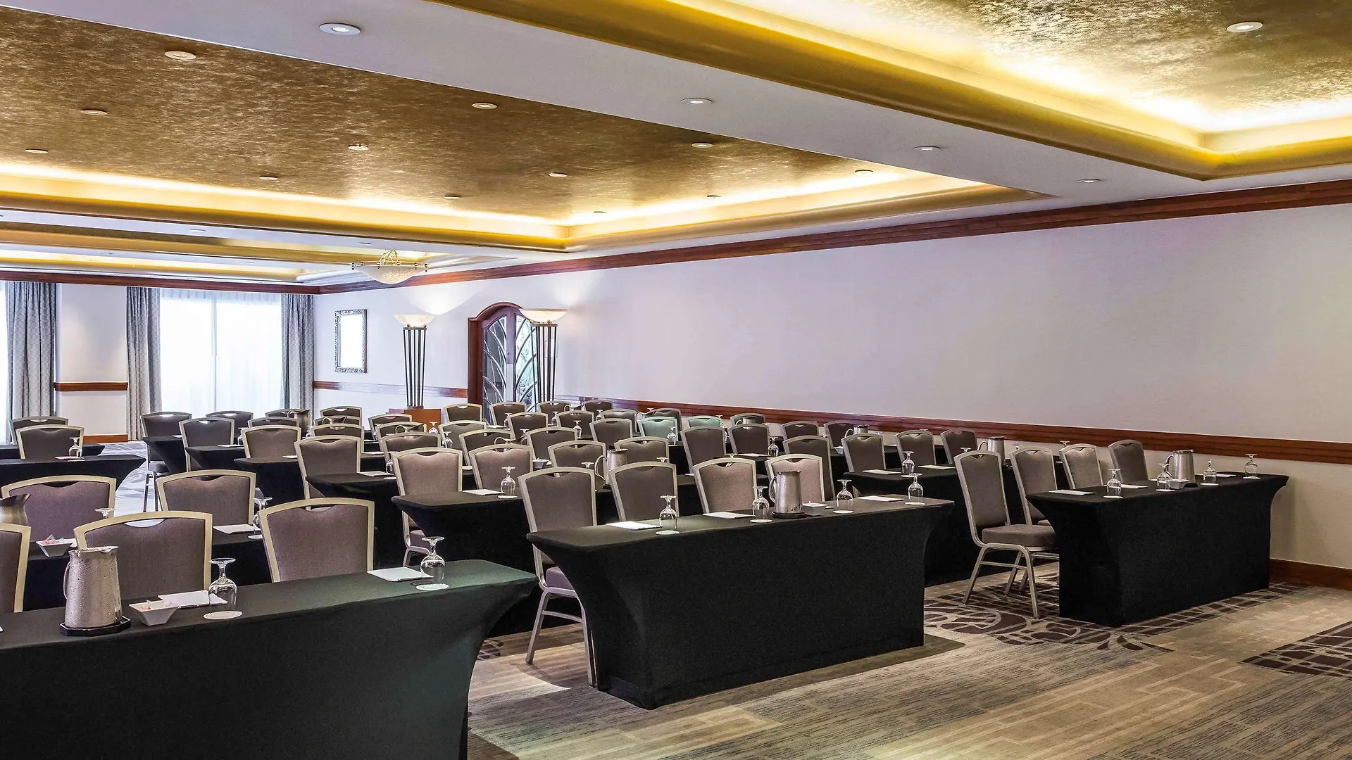 Pullman Airport Hotel