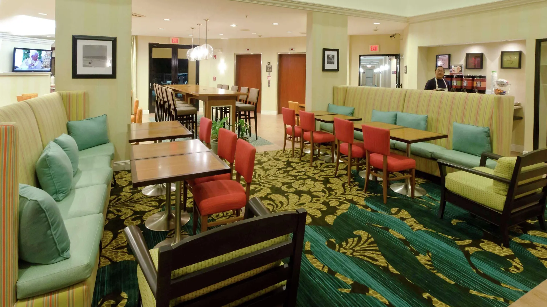 Hampton & Miami-doral Dolphin Mall Hotel 3*