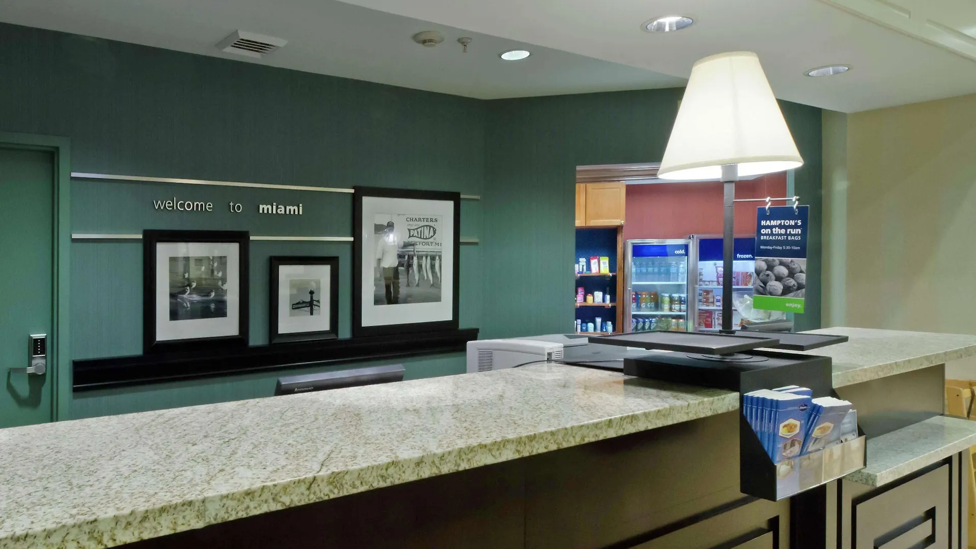 Hampton & Miami-doral Dolphin Mall 3*