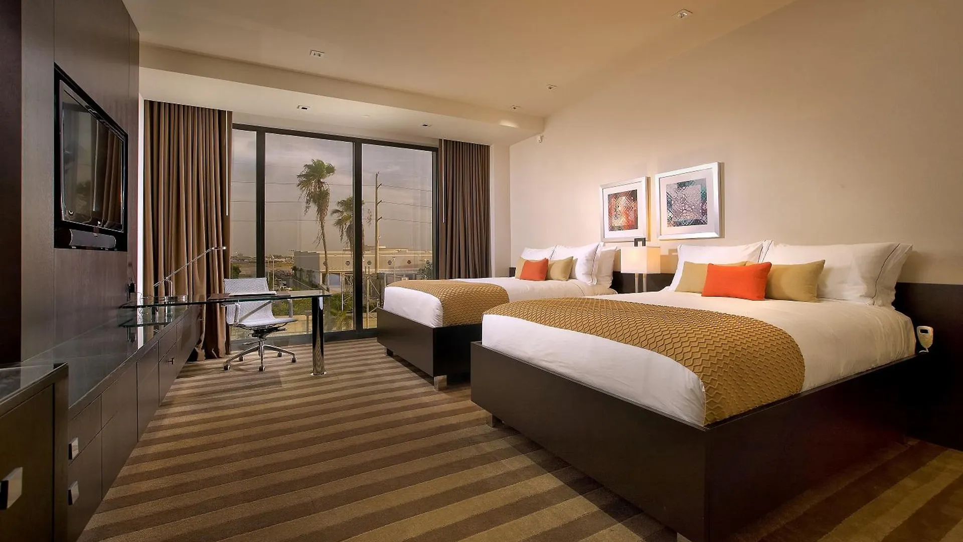 Eb Miami Airport Hotel 4*