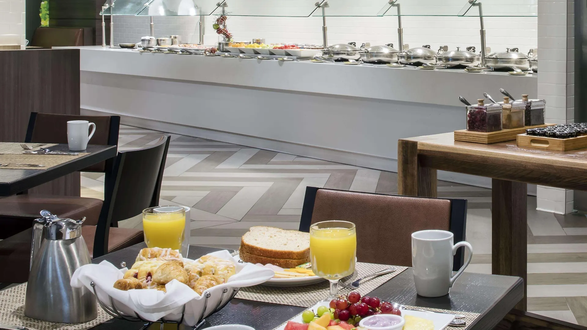 Hotel Doubletree By Hilton Airport & Convention Center Miami