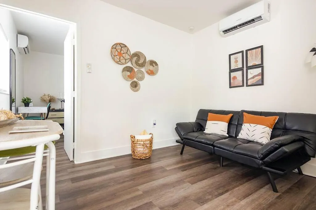 Sleeps 3, Cozy, Boho Style, In The Heart Of -free Parking * מיאמי