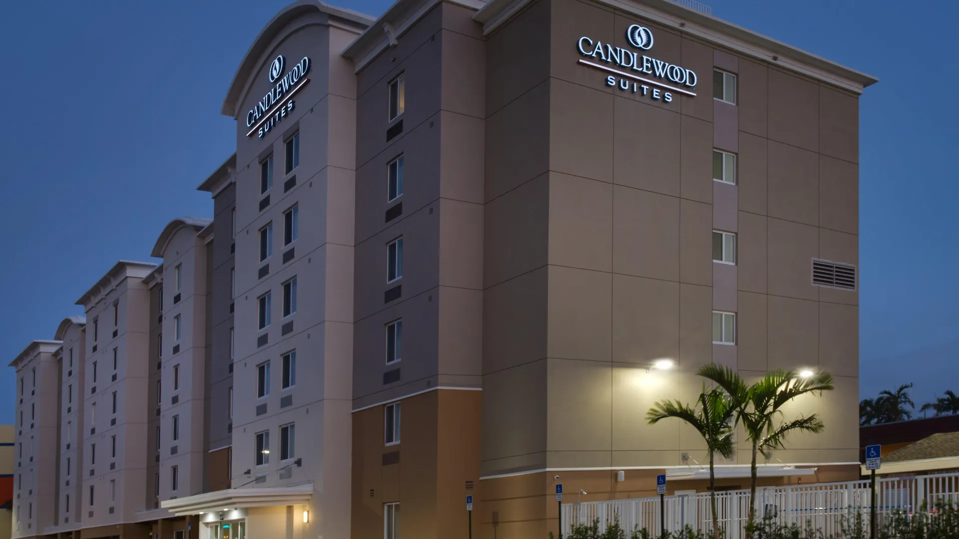 Hotel Candlewood Miami Intl Airport - 36th St By Ihg