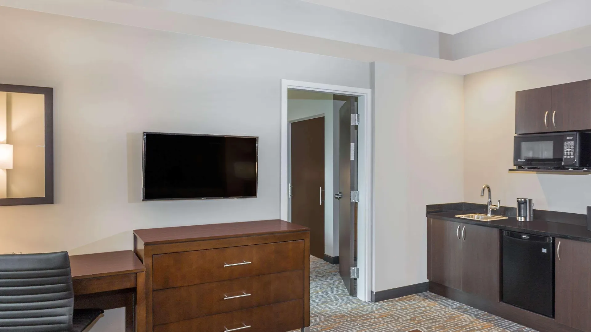 Wingate By Wyndham Miami Airport Hotel 3*