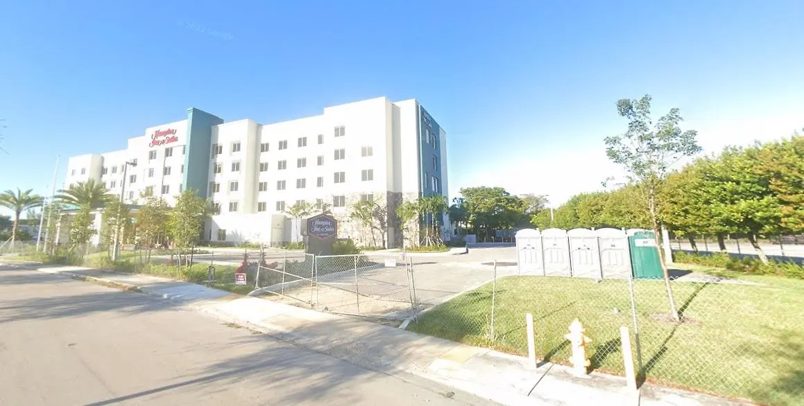 Hampton & Miami, Kendall, Executive Airport Hotel Country Walk