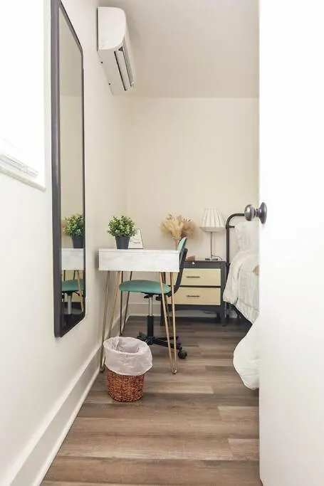דירה Sleeps 3, Cozy, Boho Style, In The Heart Of -free Parking