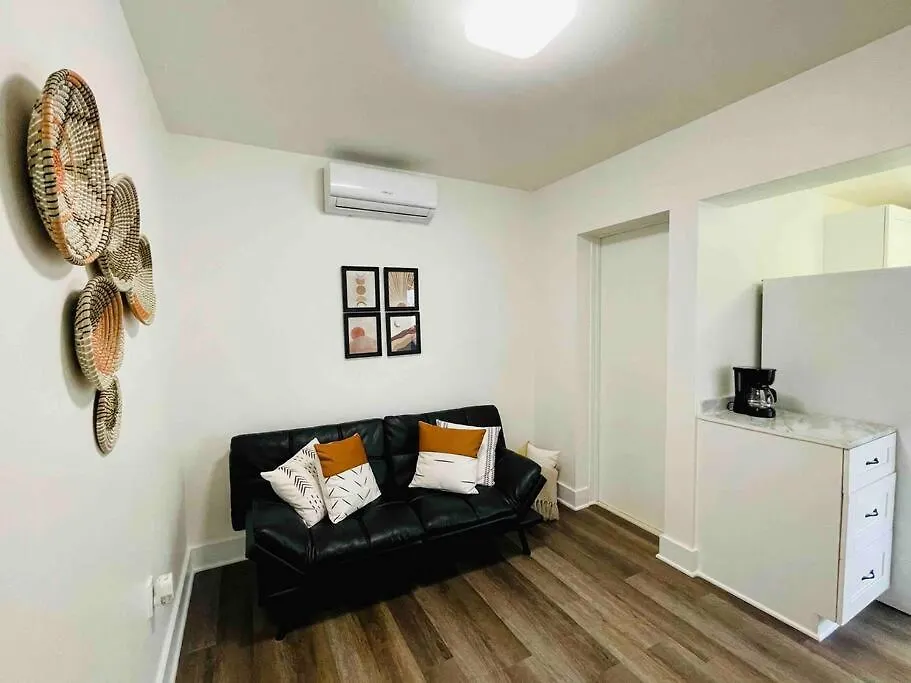 דירה Sleeps 3, Cozy, Boho Style, In The Heart Of -free Parking