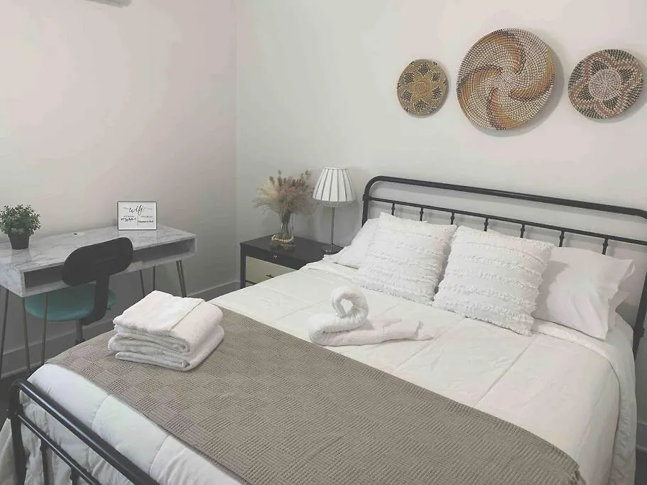 דירה Sleeps 3, Cozy, Boho Style, In The Heart Of -free Parking *