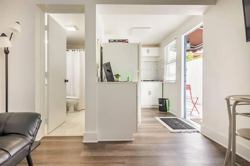Sleeps 3, Cozy, Boho Style, In The Heart Of -free Parking מיאמי