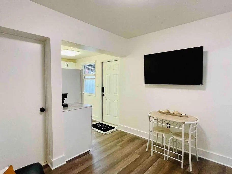דירה Sleeps 3, Cozy, Boho Style, In The Heart Of -free Parking *
