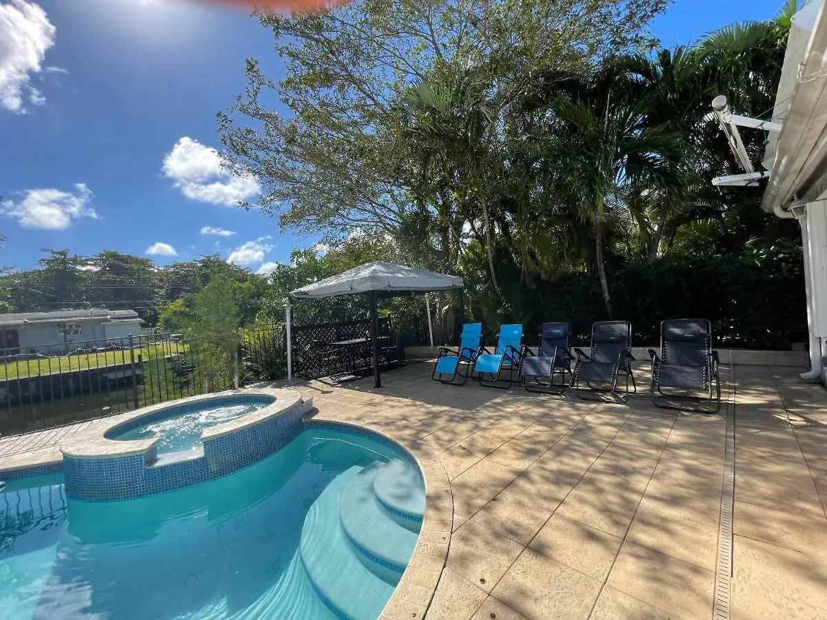 Pool House On The Water 2 Villa Miami