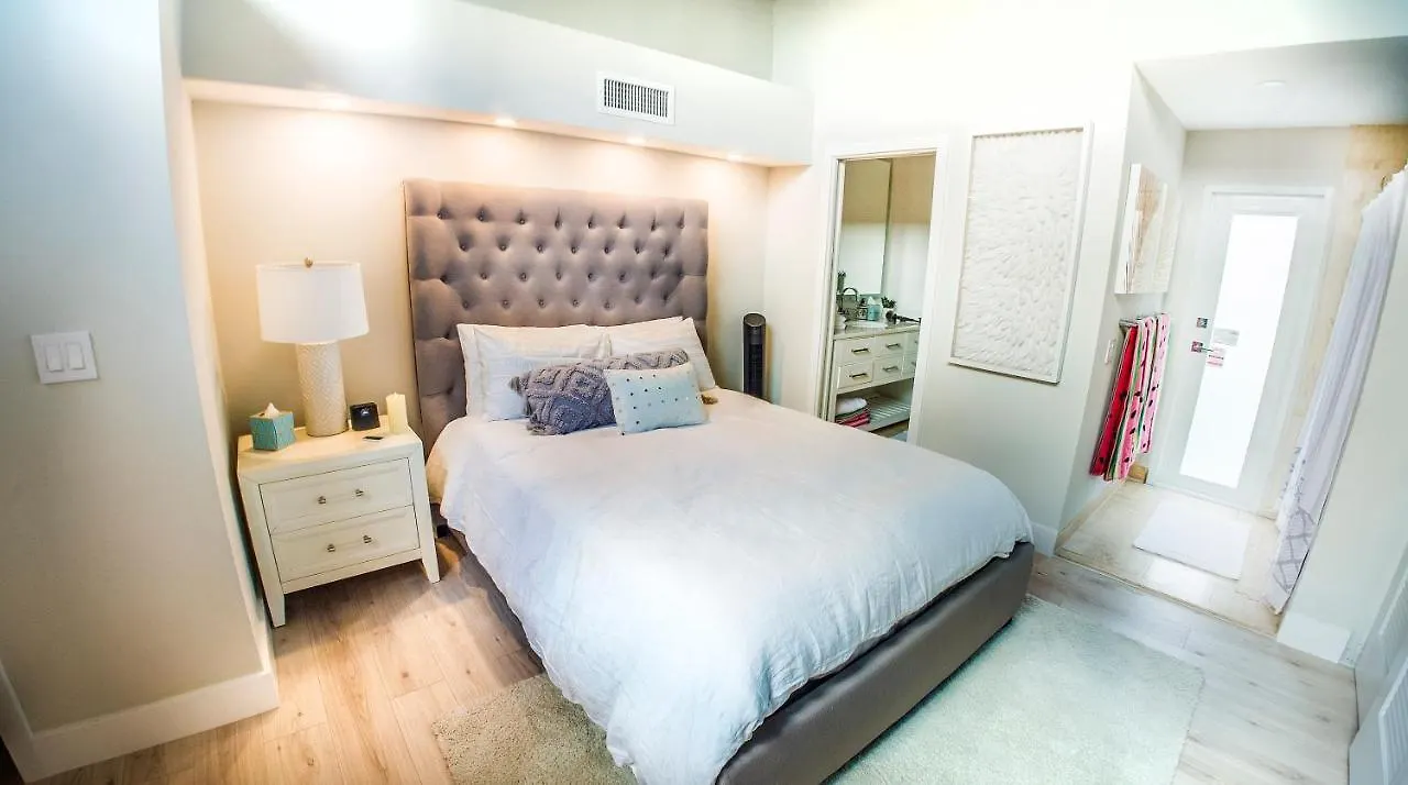 At St Place Unit F, Luxury, Pet Friendly