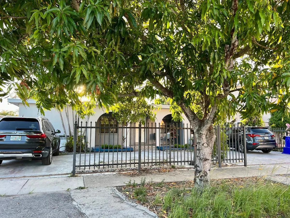 Coral Gable Studio W/free Parking & Wifi Pensionat