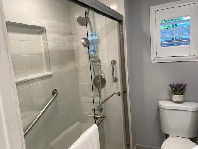 Modern 2/1 Near Midtown And Beaches 公寓 迈阿密