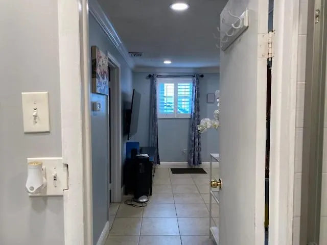 Modern 2/1 Near Midtown And Beaches *
