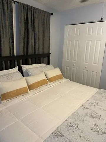 Modern 2/1 Near Midtown And Beaches 公寓 迈阿密