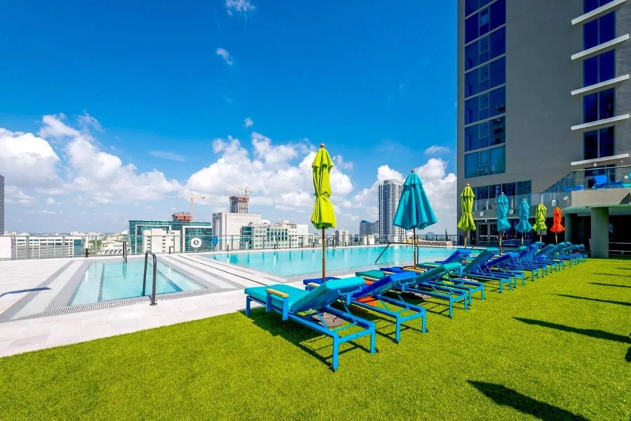 High! In The Sky! Exclusive Condo! マイアミ