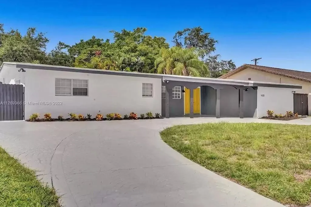 Luxury Pool // 5bd 4ba Miami