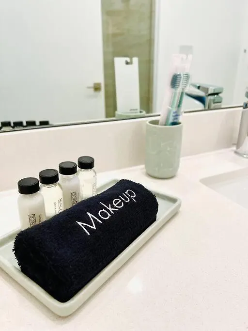 Aparthotel Sleek 2bd 2ba In Design District