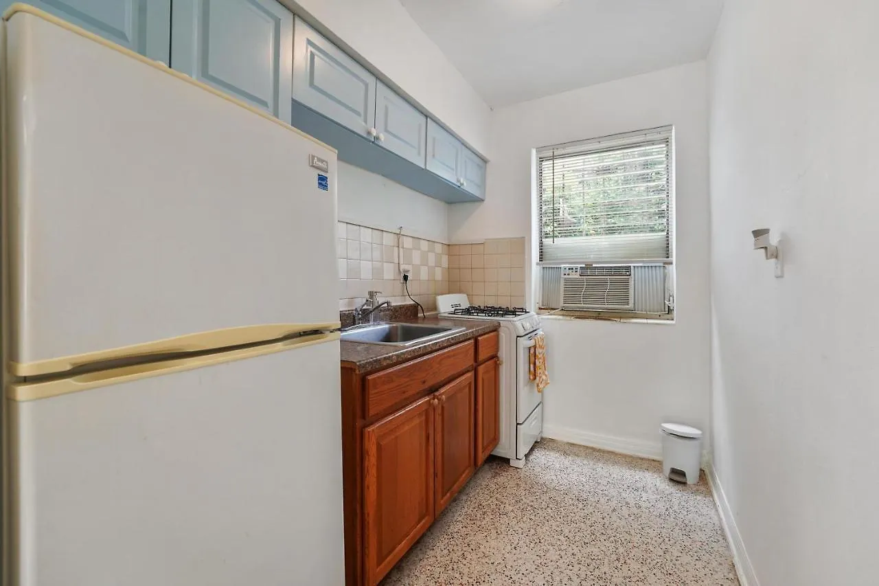 1 Bedroom With Parking Appartement *