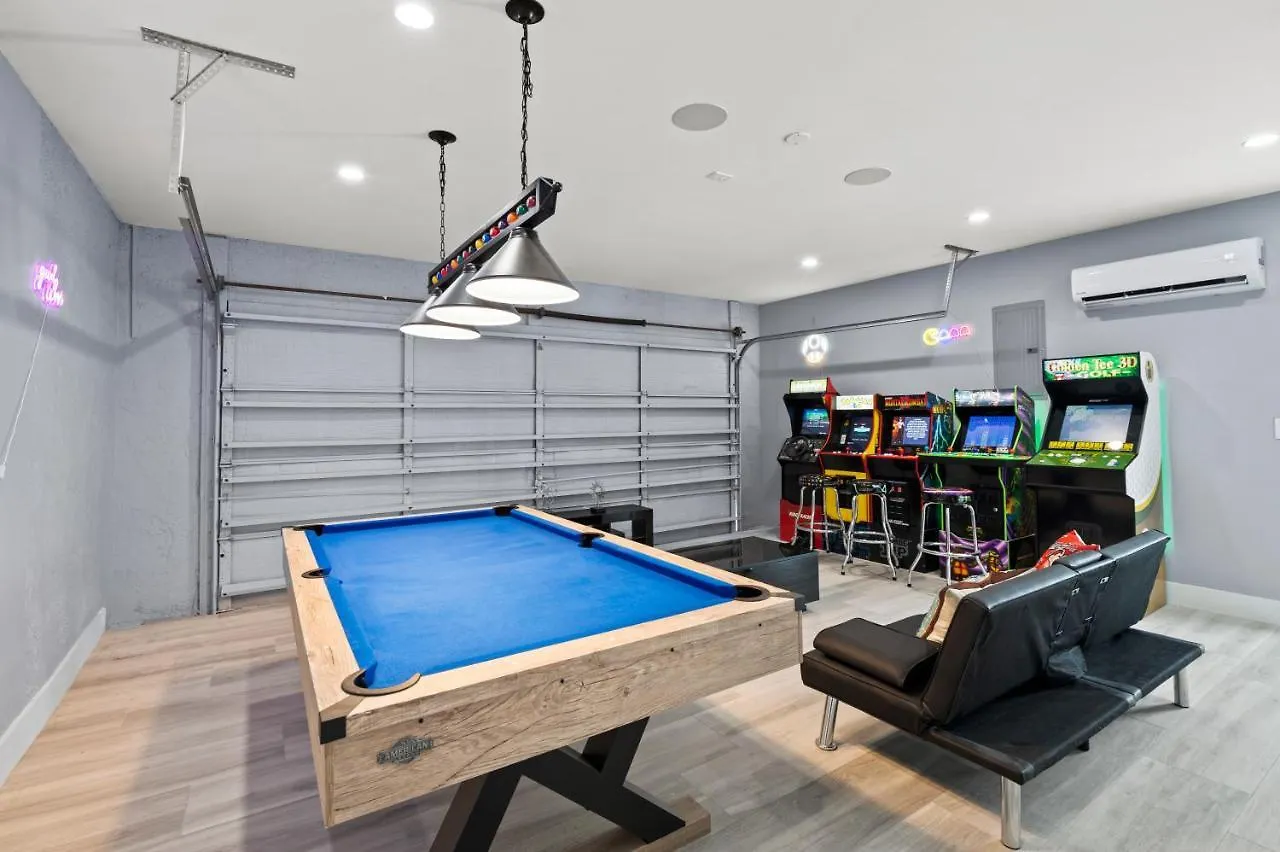 Paradise Miami, Luxury Gem With Heated Pool, Game Room, Fire Pit, 3 Bed 2 Bath Willa Miami