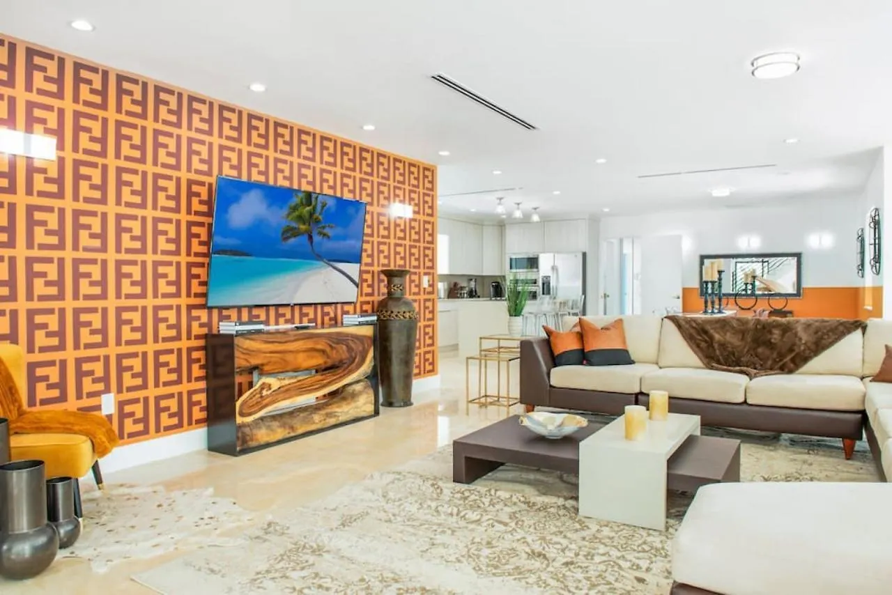 Fendi Mansion With Pool Piano And Pool Table Villa Miami
