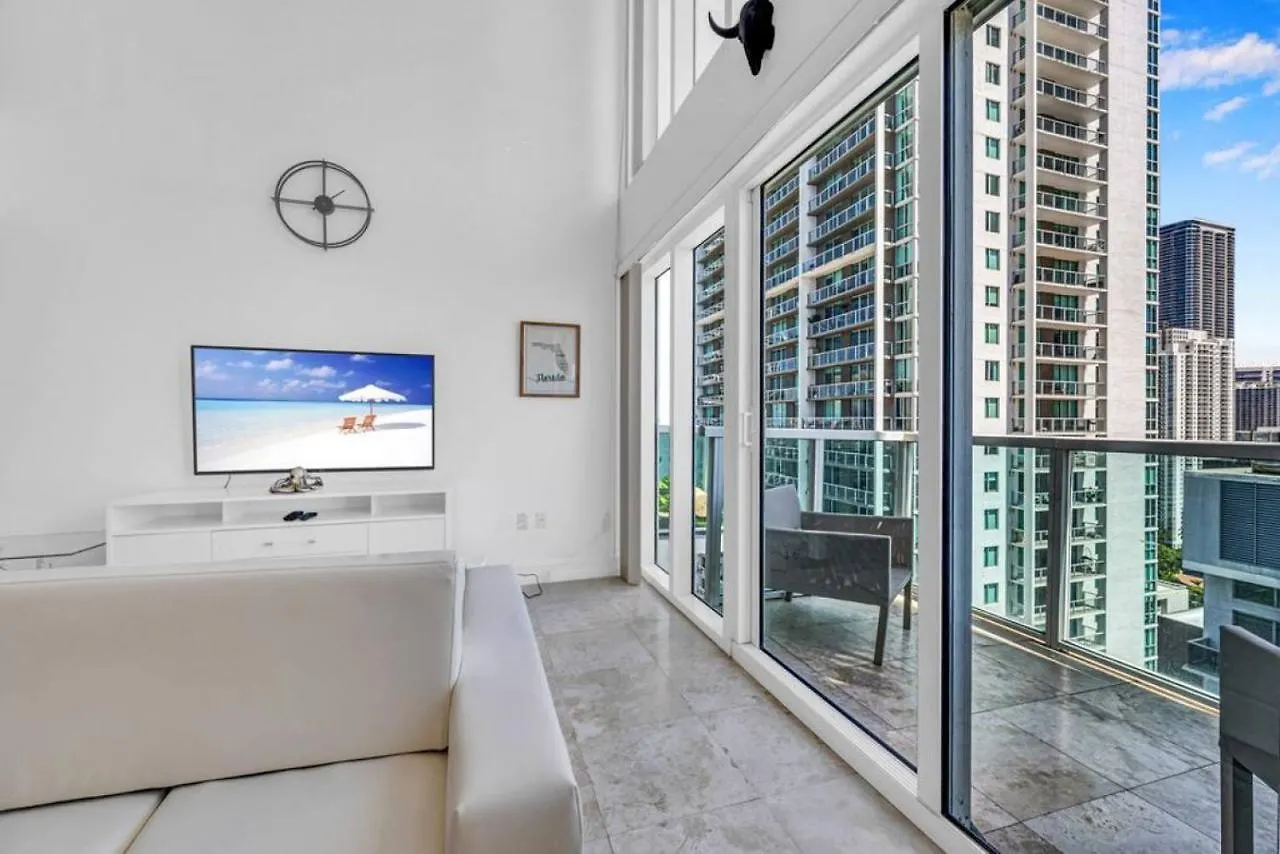 Amazing Loft Style 1 Bed With Water And City Views *