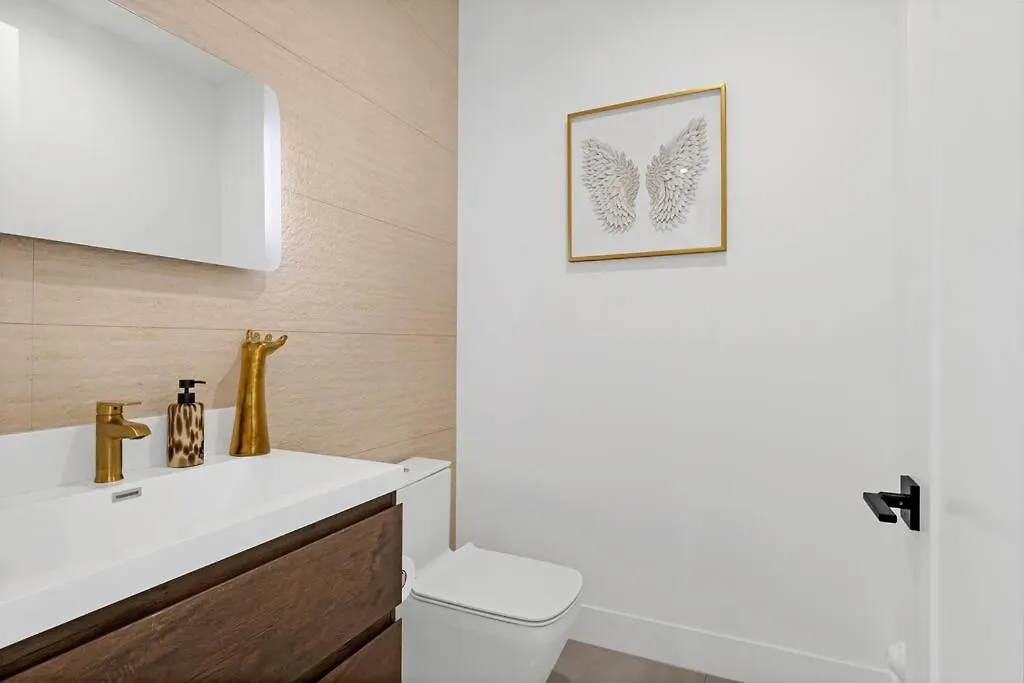Modern W/ Amenities & Salt Water Pool *