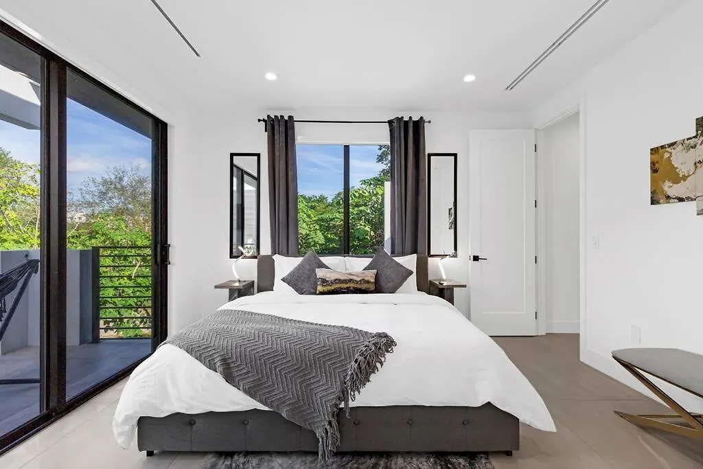 Modern W/ Amenities & Salt Water Pool