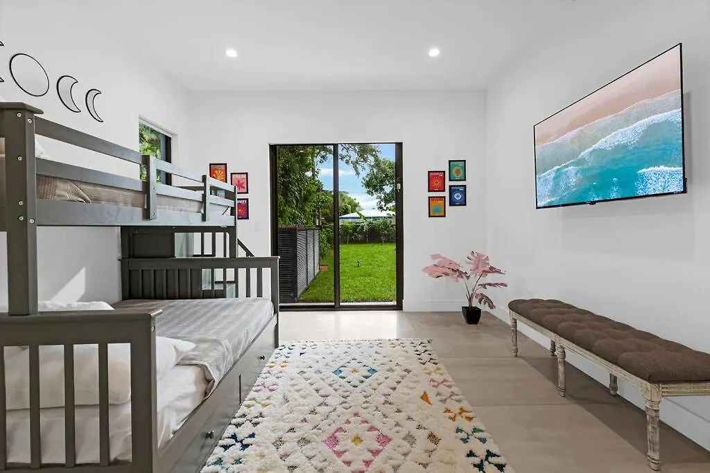 Modern W/ Amenities & Salt Water Pool Villa *