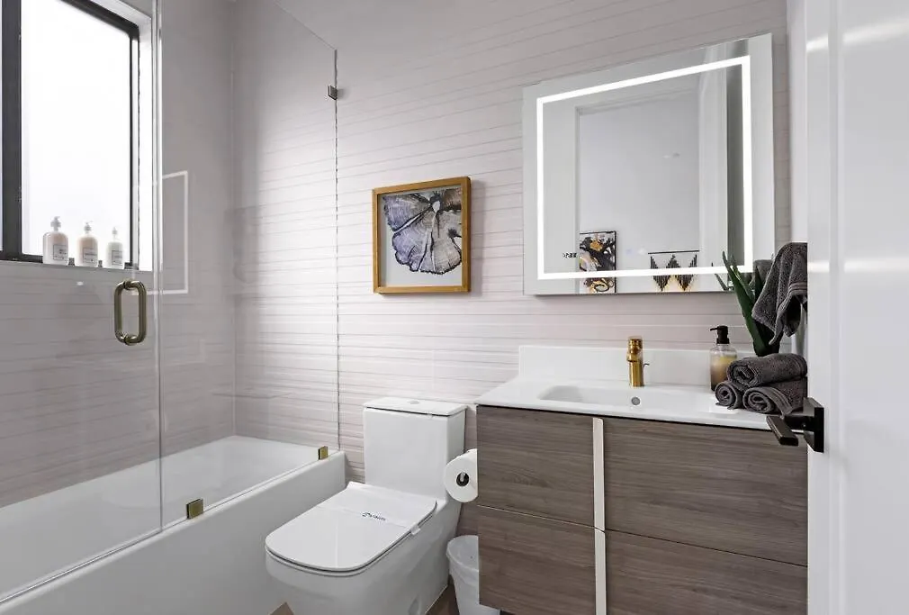 Villa Modern W/ Amenities & Salt Water Pool Miami