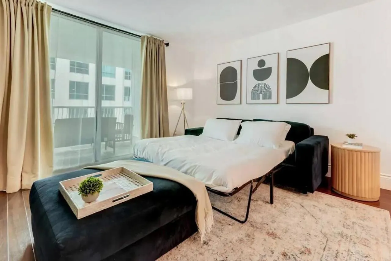 Elegant 1br W Balcony And Stunning Bay View * Miami