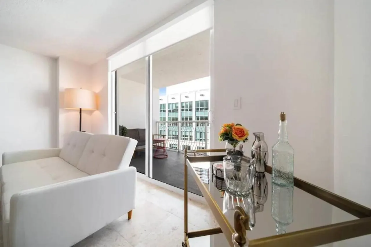 Penthouse W Private Balcony King Bed Parking Holiday home Miami