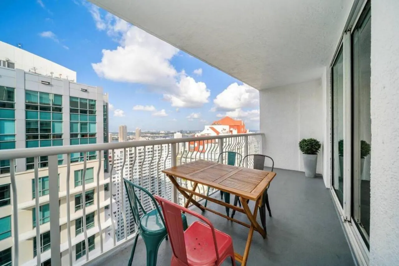 Holiday home Penthouse W Private Balcony King Bed Parking
