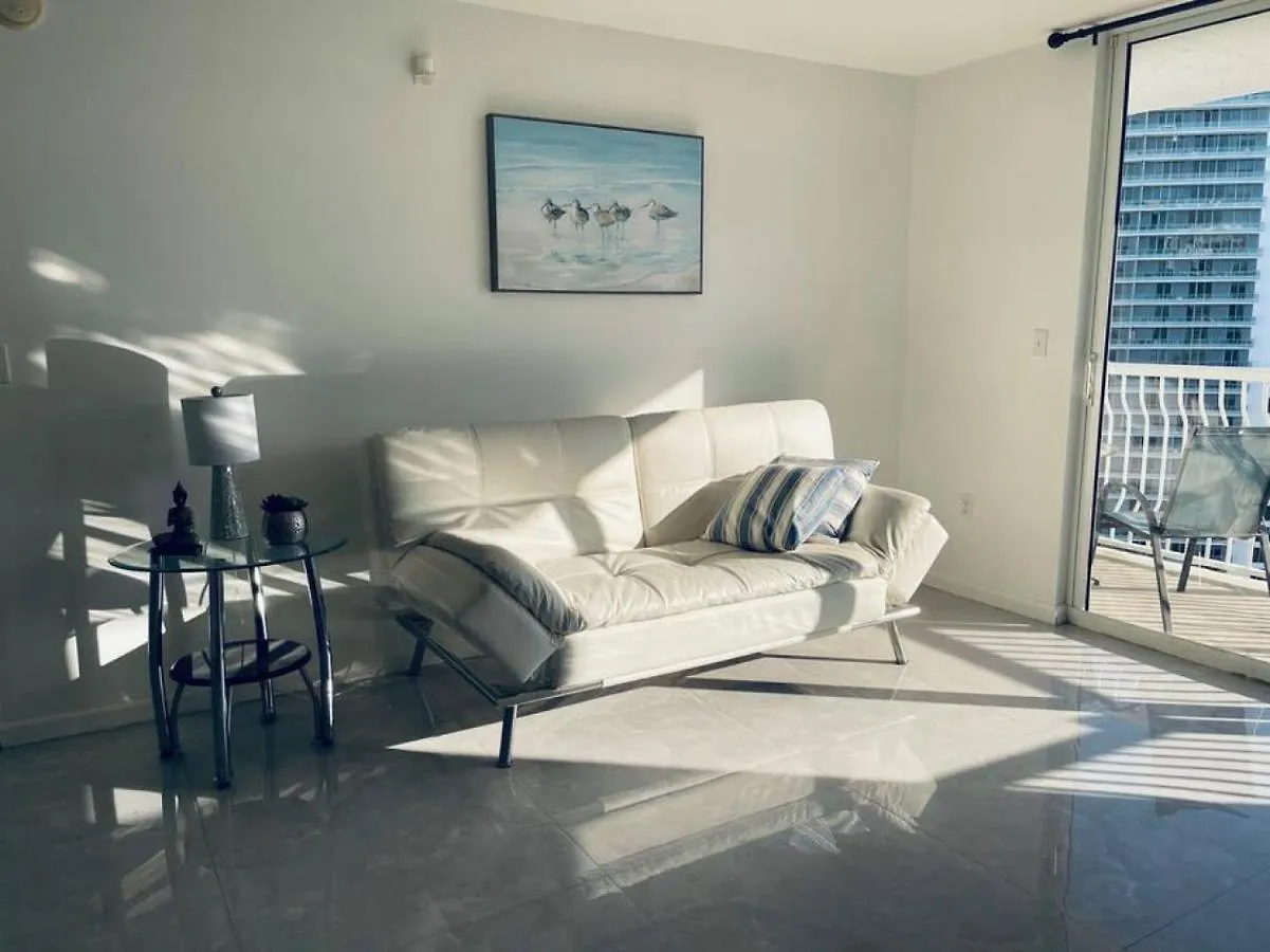 Airbnb-friendly Balcony Brickell With Parking * 迈阿密