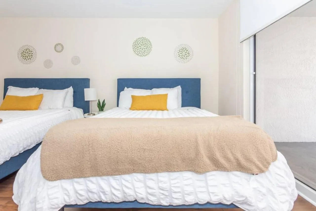 Absolutely Beautiful 1 Bedroom Paradise With A Huge Balcony Μαϊάμι