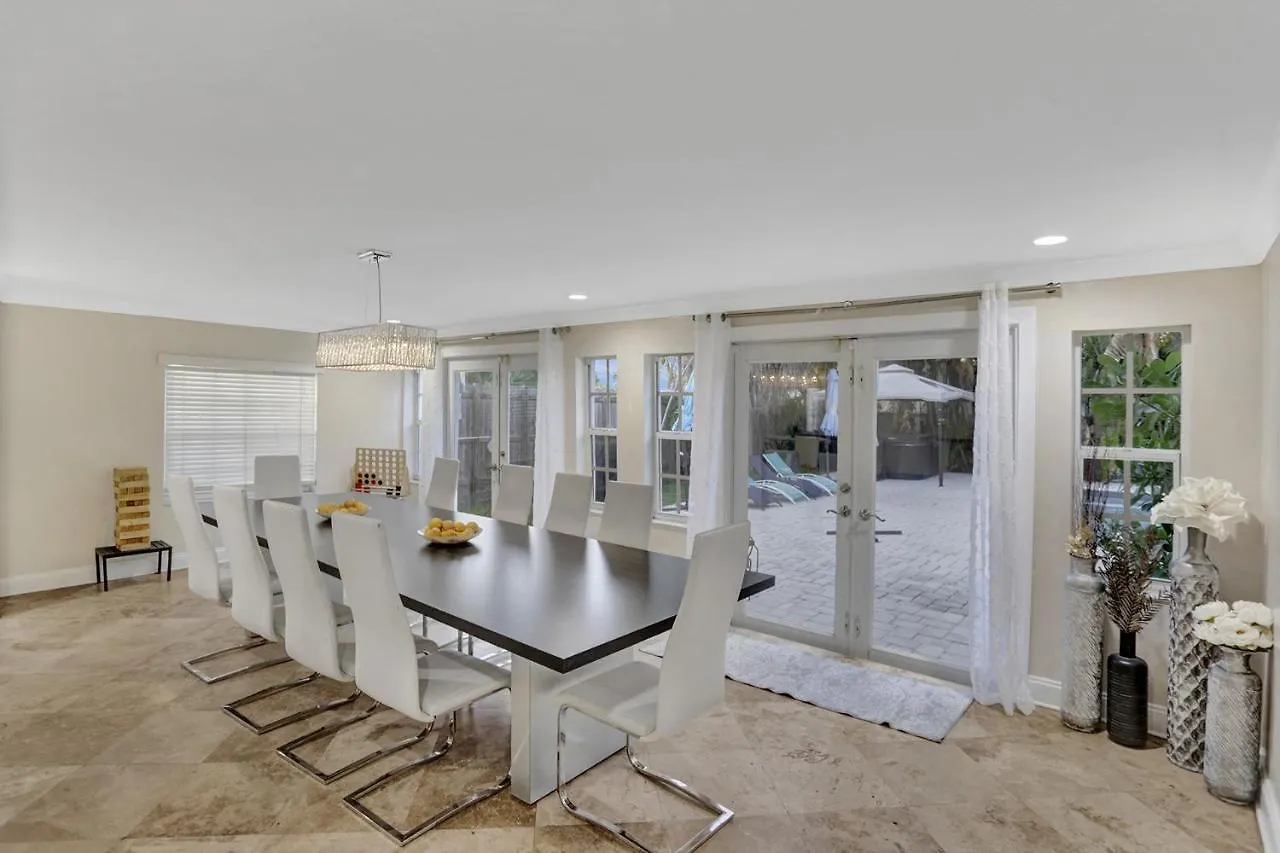 Vila Casa Ria Luxury House & Private Pool Near Aventura Mall