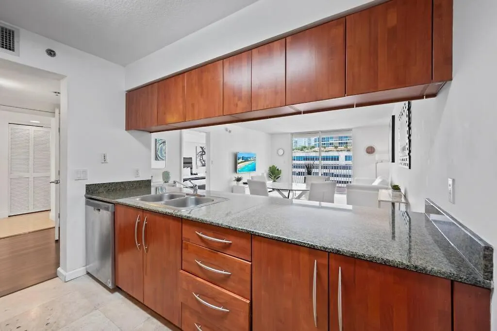 Lägenhet Superb Unit, Centrally Located With Parking Miami