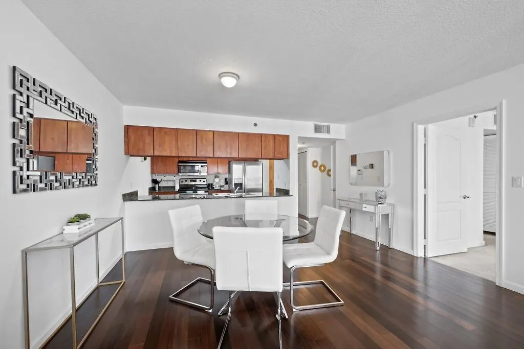 Superb Unit, Centrally Located With Parking Lägenhet Miami