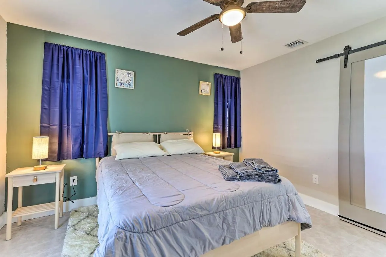 Bright Vacation With Large Yard! * Miami