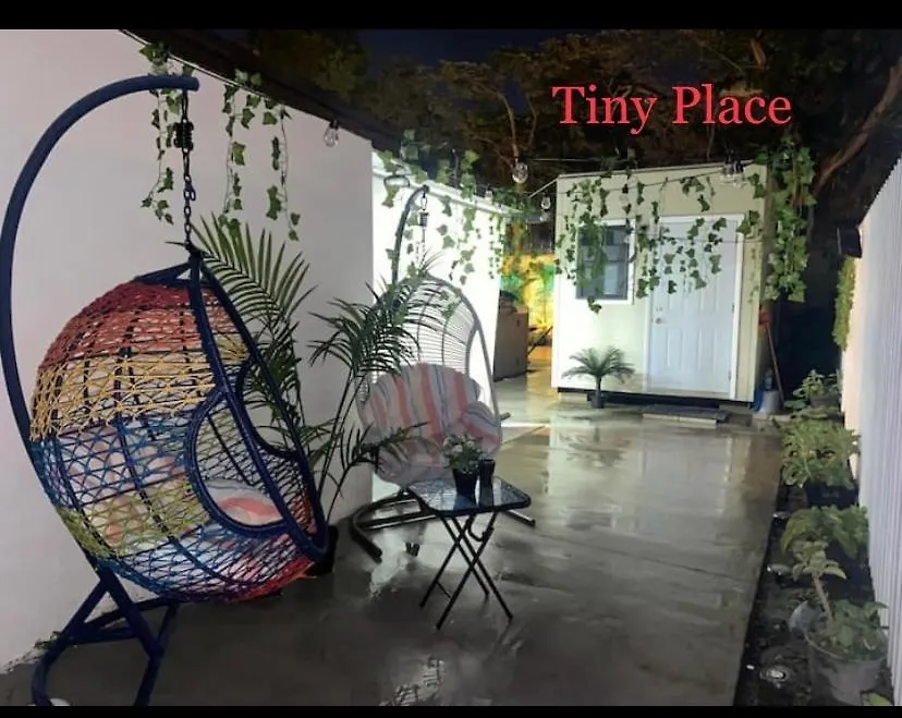 Tiny Place W Private Hot Jacuzzi 7 Min To International Airport Bed & Breakfast Miami